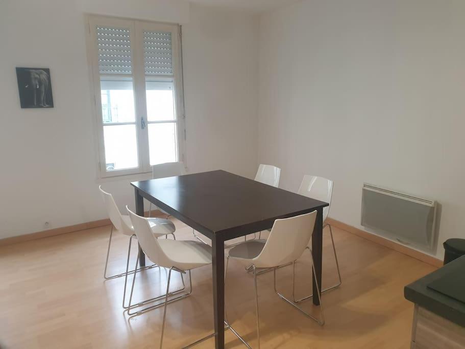 Apartment T2 Confortable Au Coeur De Laval *